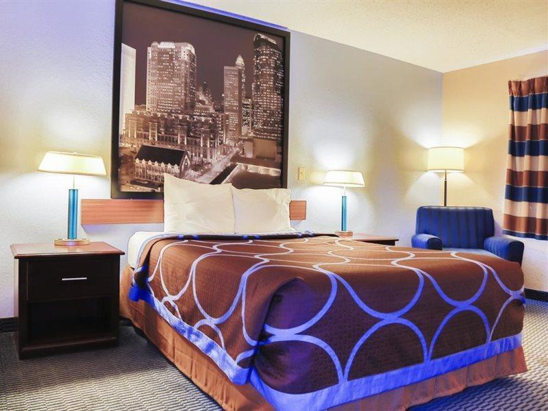 Super 8 By Wyndham Charlotte University מראה חיצוני תמונה