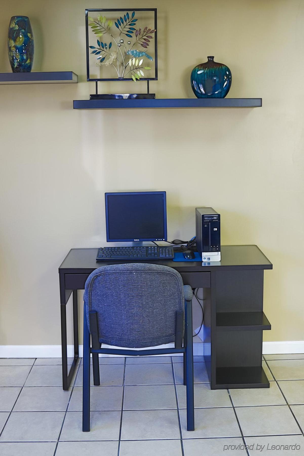 Super 8 By Wyndham Charlotte University מראה חיצוני תמונה